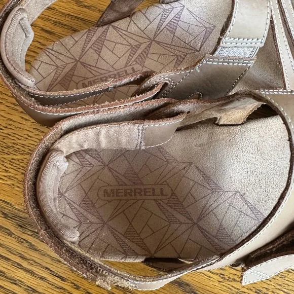 Merrell Women's Tan Strappy Sandals - Picture 4 of 8